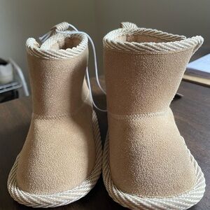 BearPaw baby booties